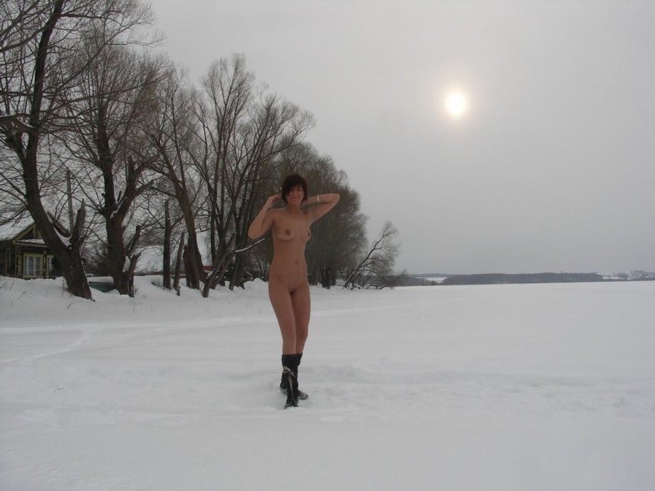 Outdoor naked teen on the snow