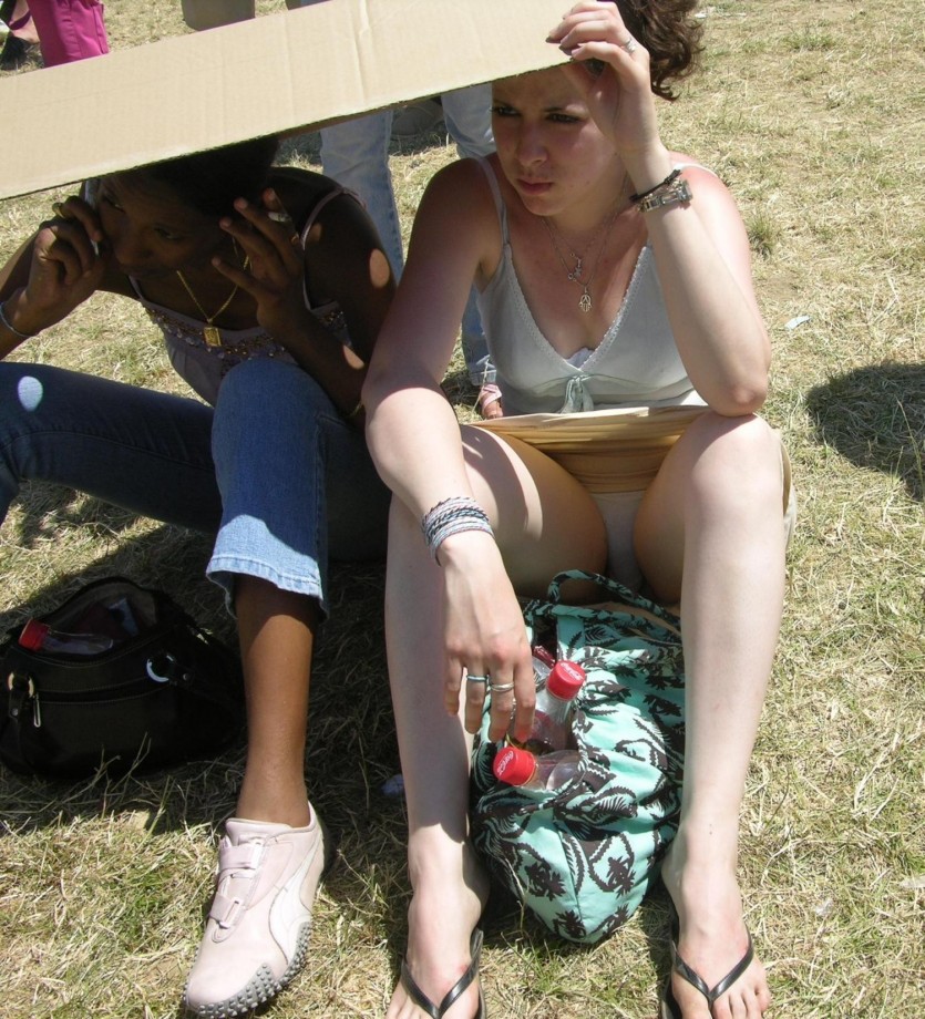 Amateur upskirt 09