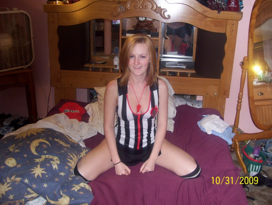 Girlfriend referee - selfshot