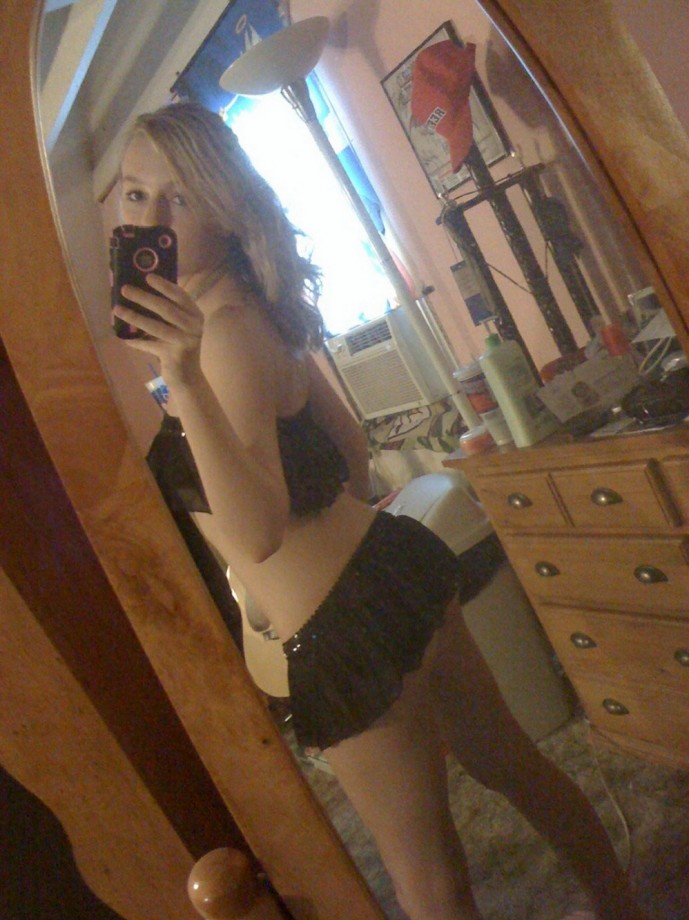 Girlfriend referee - selfshot