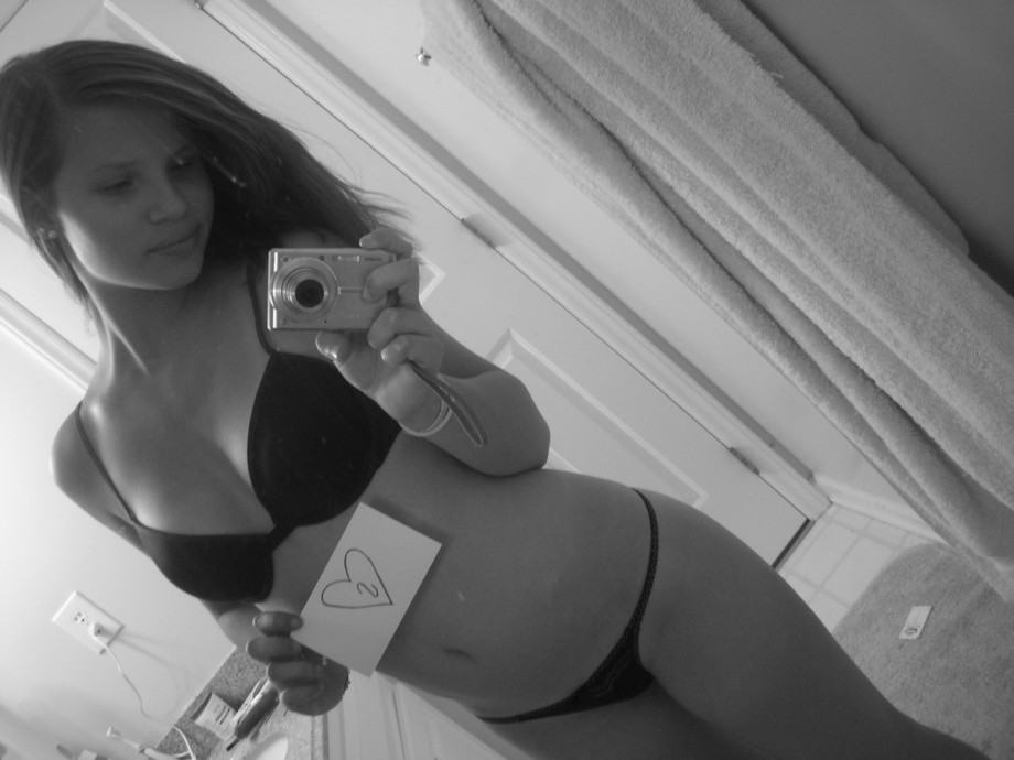 Facebook selfshot girl