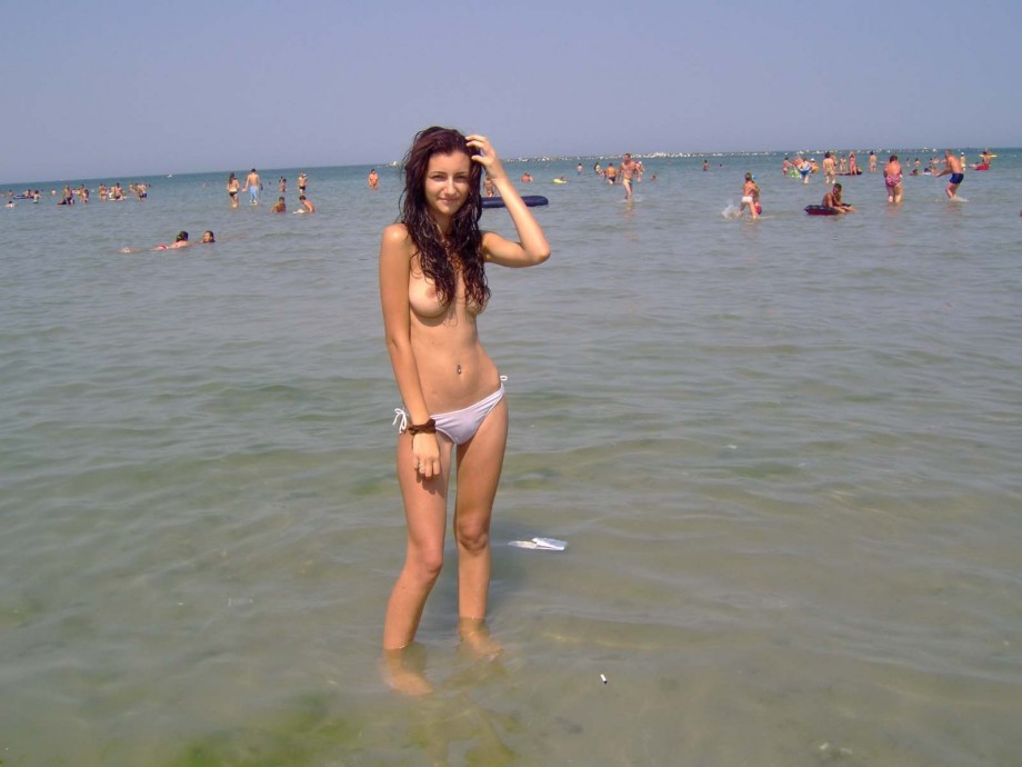 Pikotop - brunette amateur chick