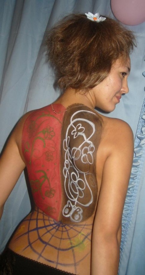 Russian girls home bodyart