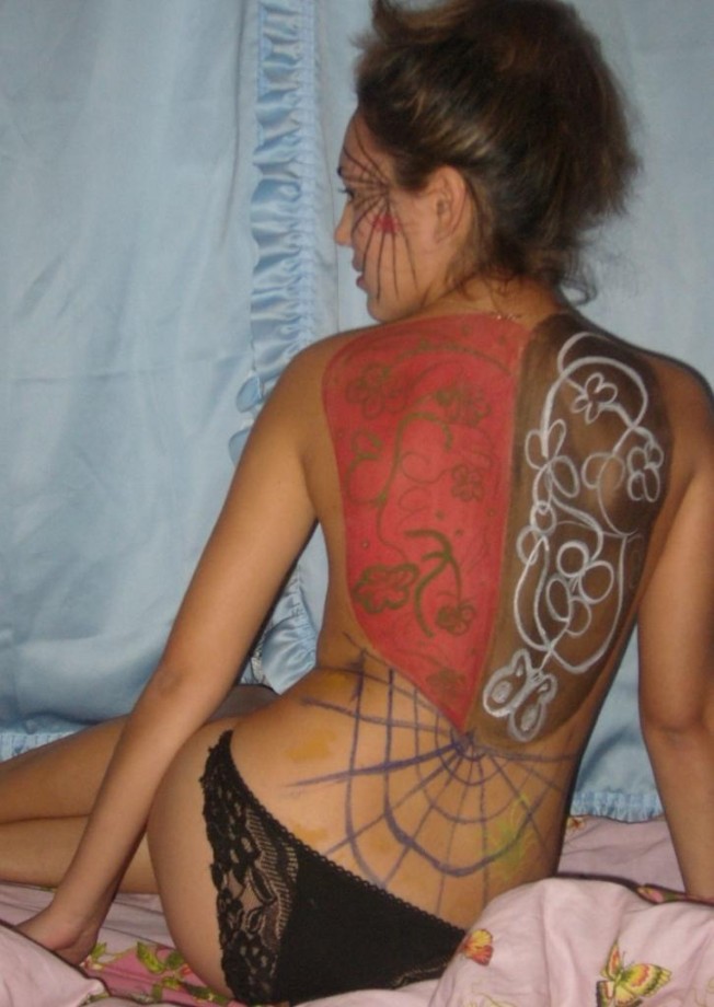 Russian girls home bodyart