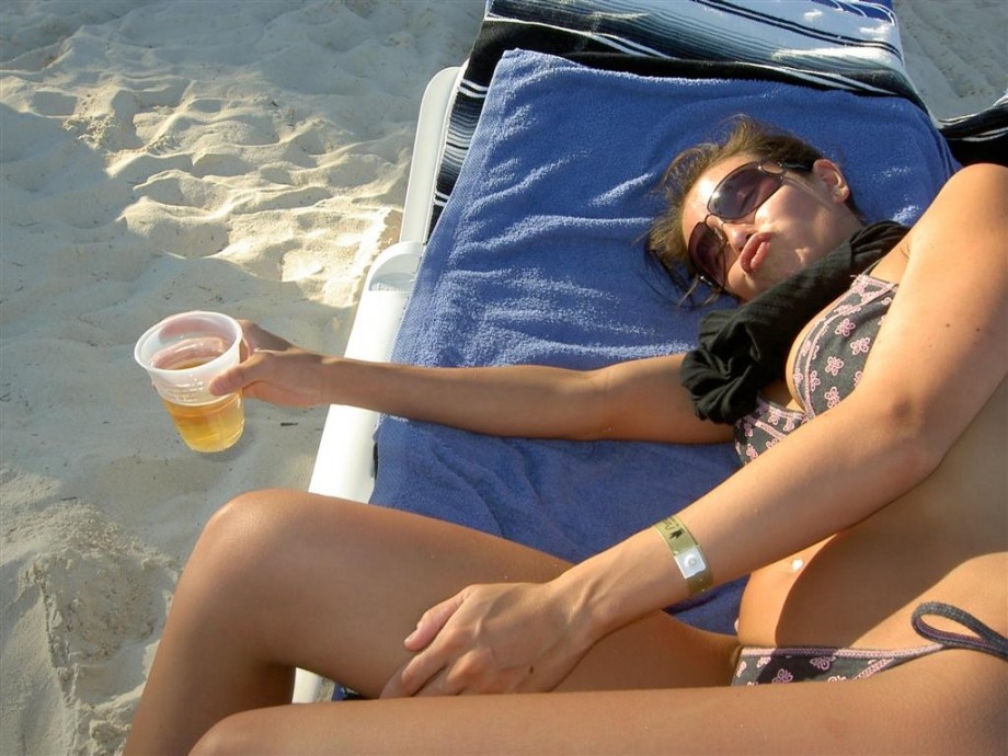 Amateur brunette model on vacation