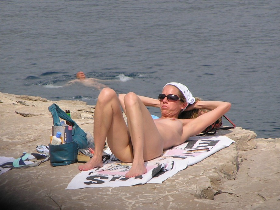 Candid nude beach - nice blond girl