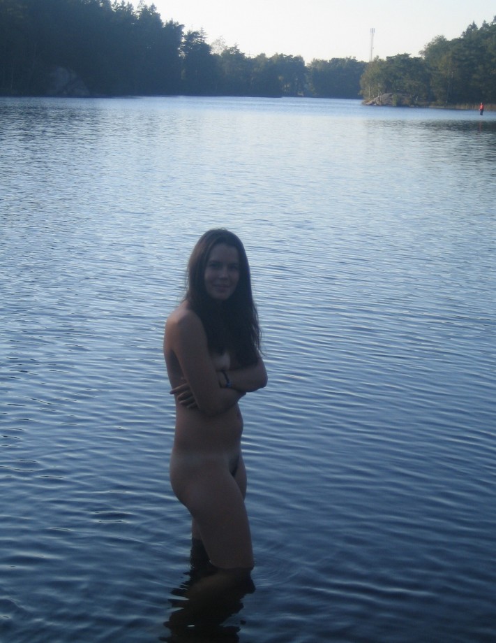 Lake babe