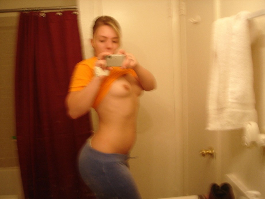 Girlfriend alice - selfshot