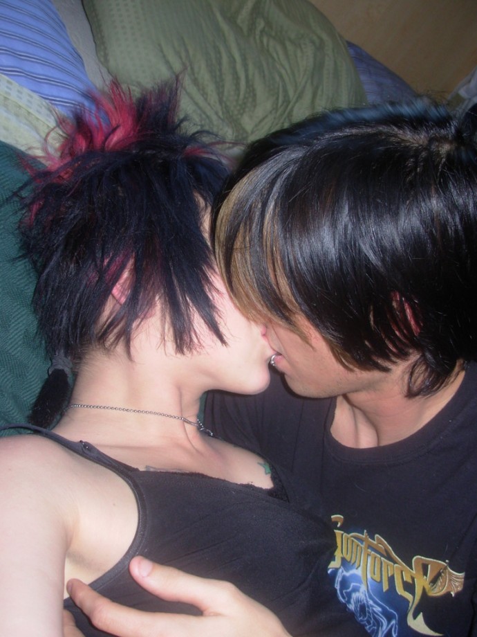 Kissing and fucking emo couple