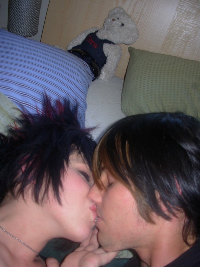 Kissing and fucking emo couple