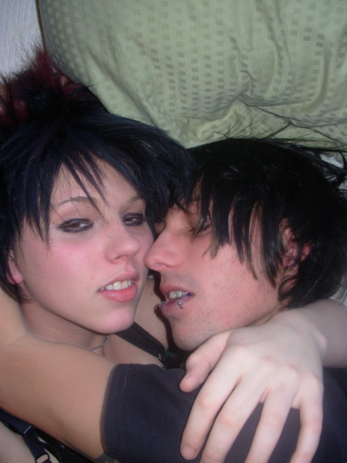 Kissing and fucking emo couple