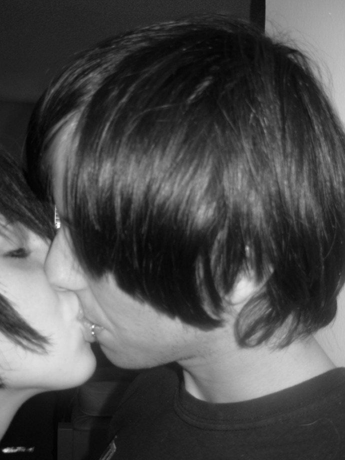 Kissing and fucking emo couple