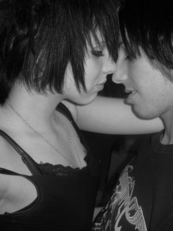 Kissing and fucking emo couple