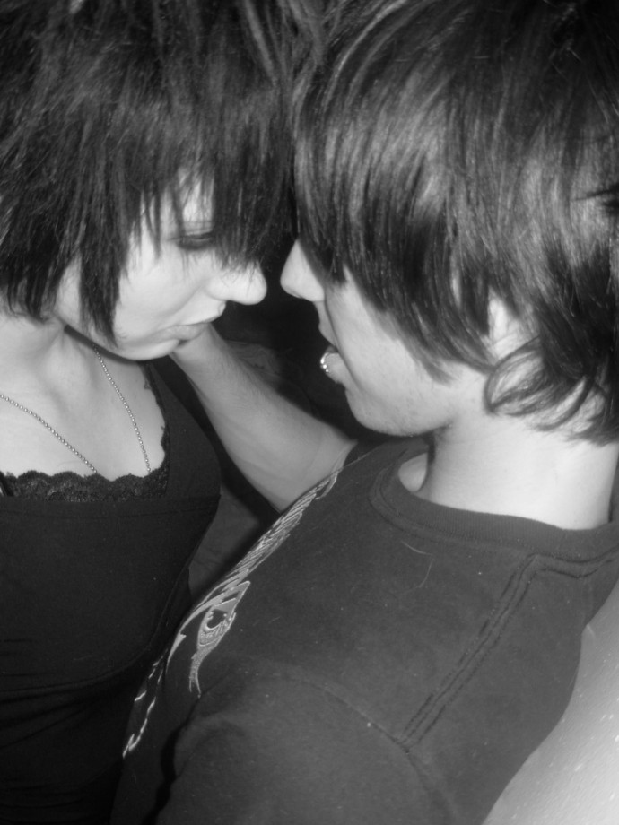 Kissing and fucking emo couple