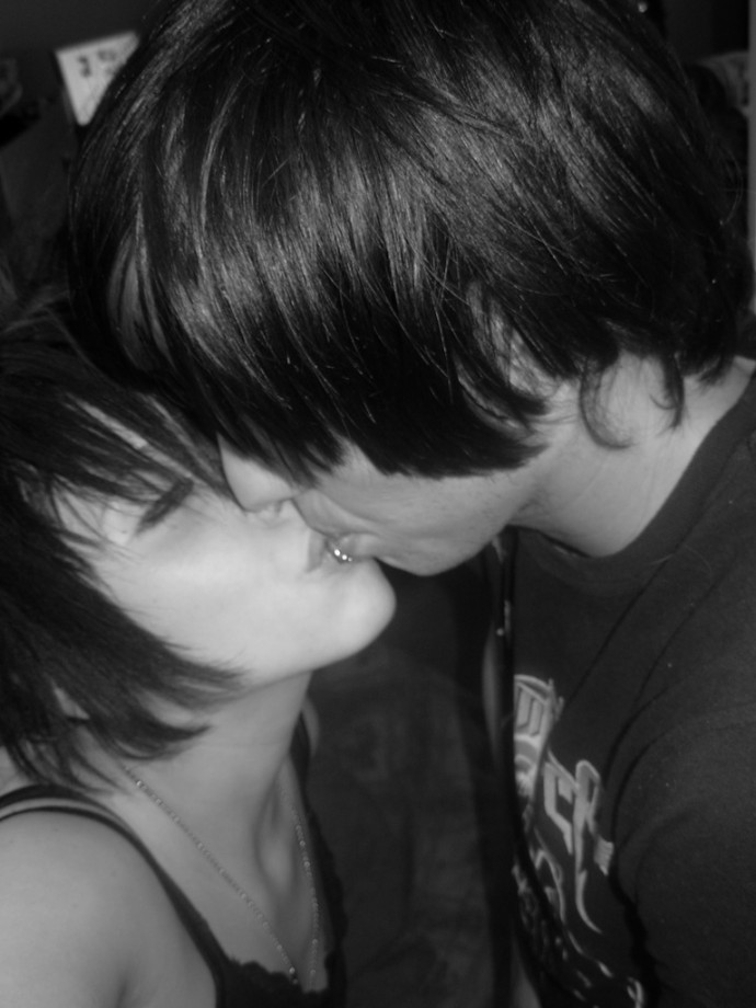 Kissing and fucking emo couple