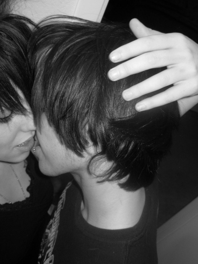 Kissing and fucking emo couple