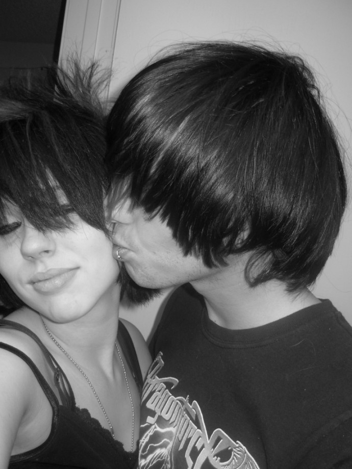 Kissing and fucking emo couple