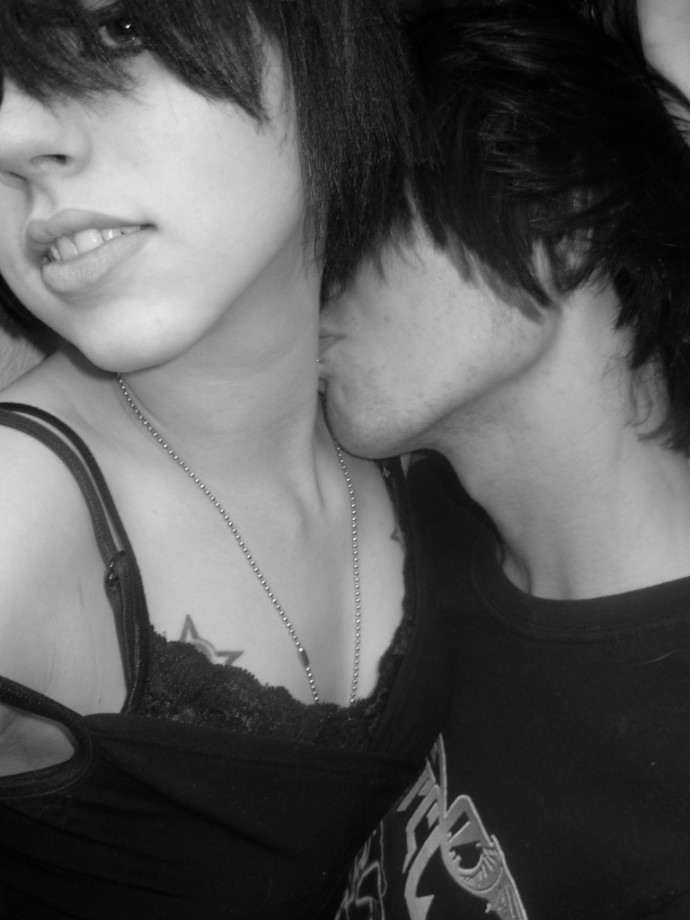 Kissing and fucking emo couple