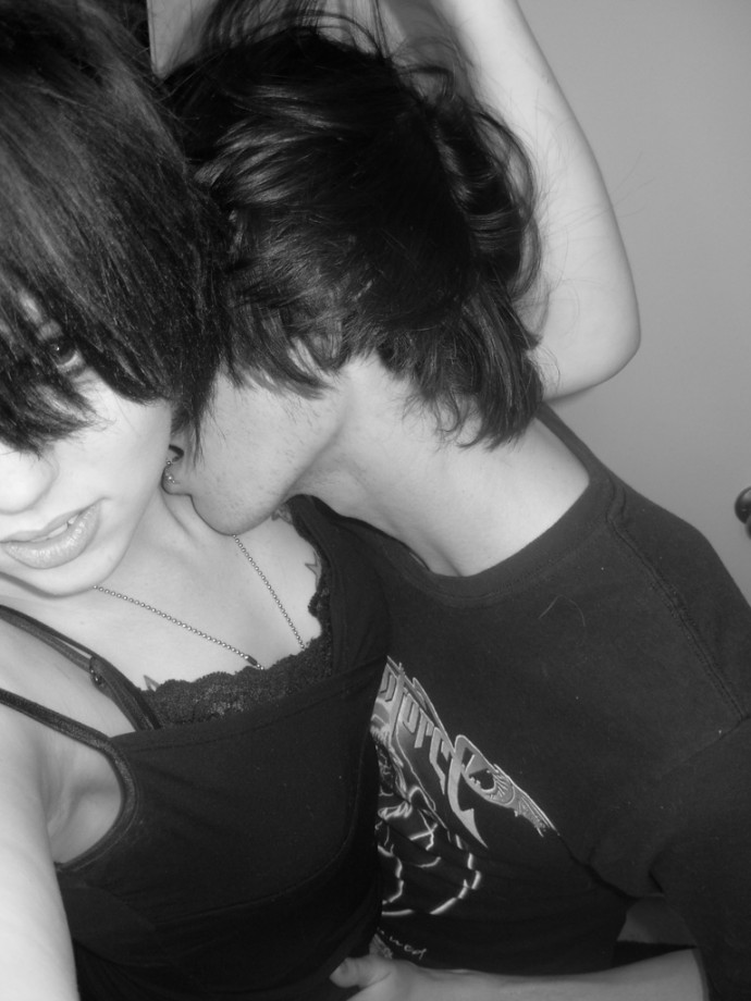 Kissing and fucking emo couple