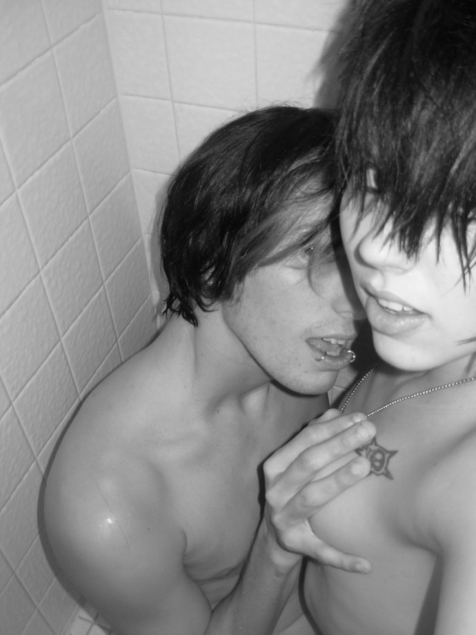 Kissing and fucking emo couple