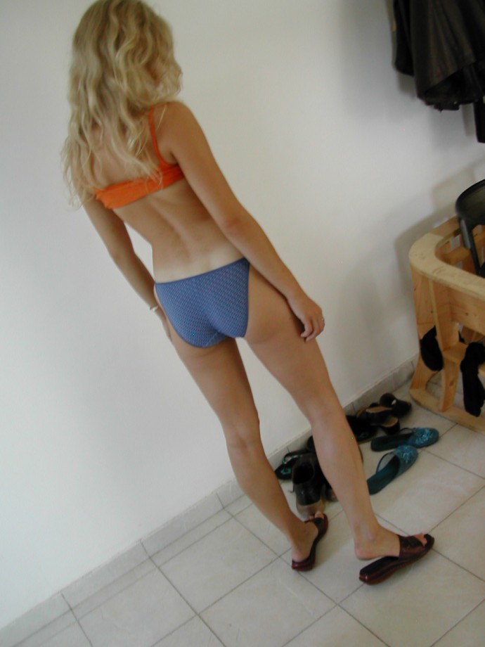 Naked blonde gf