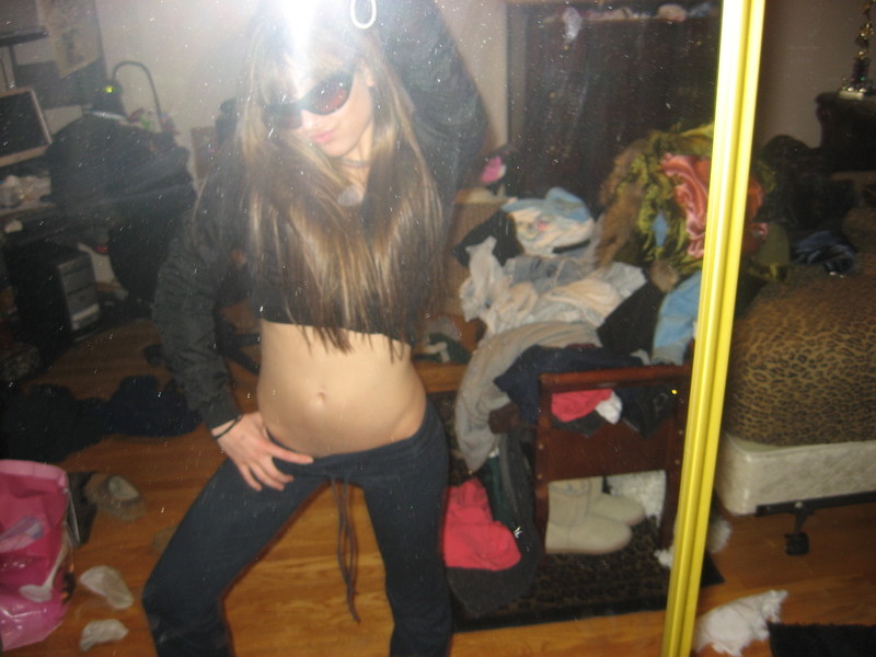 Selfshots - amateur teen girl