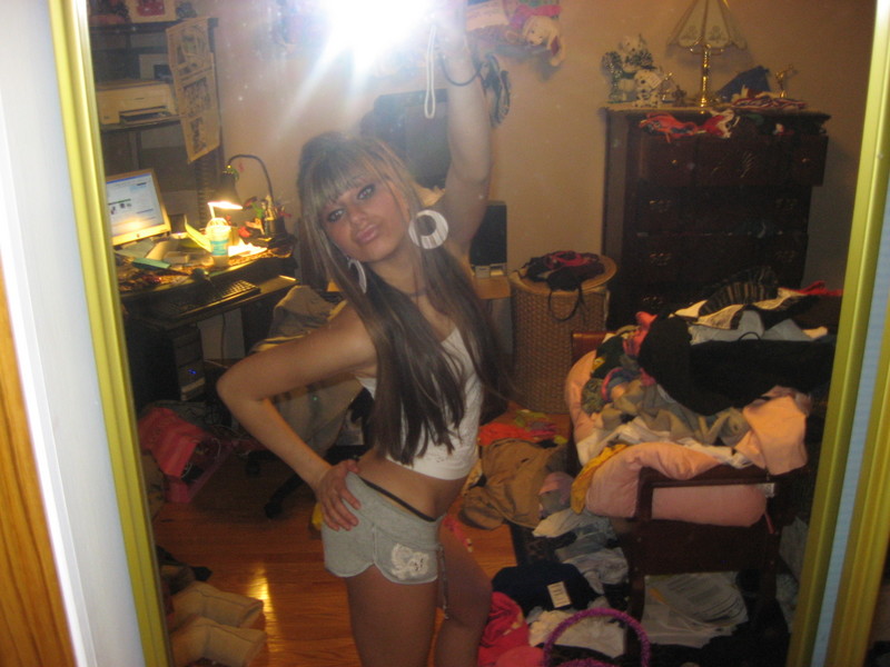 Selfshots - amateur teen girl