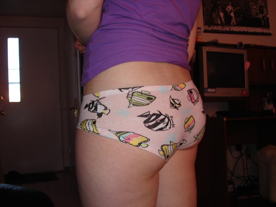 Jenna - amateur teen showing her panties