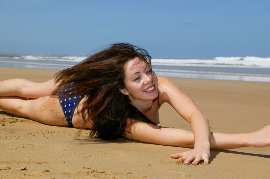 Carmen - posing on the beach - part 1
