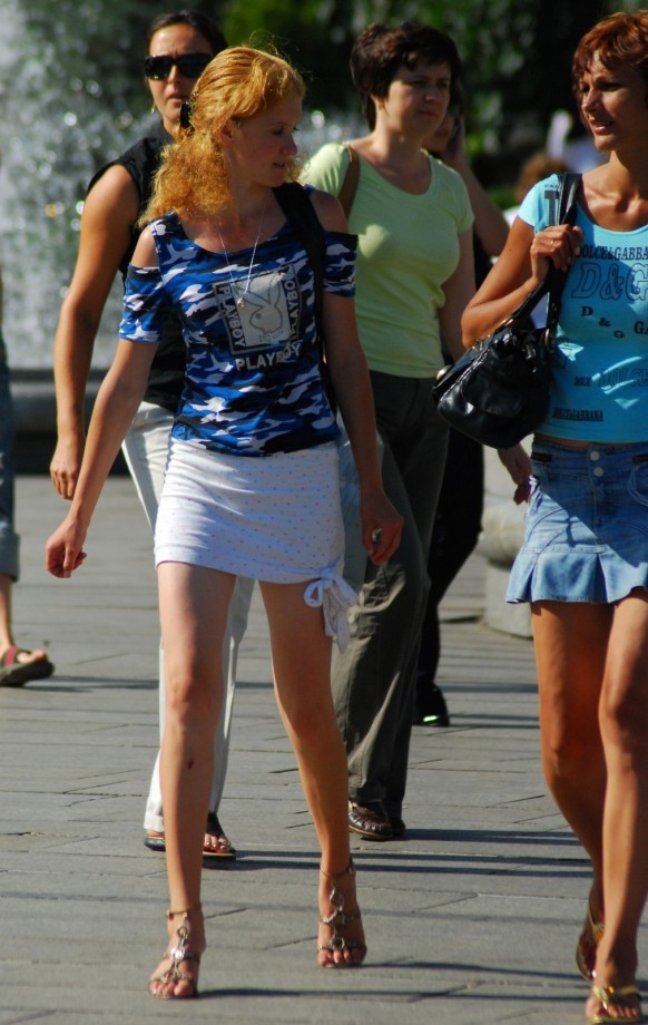 Voyeur girls in the street 3