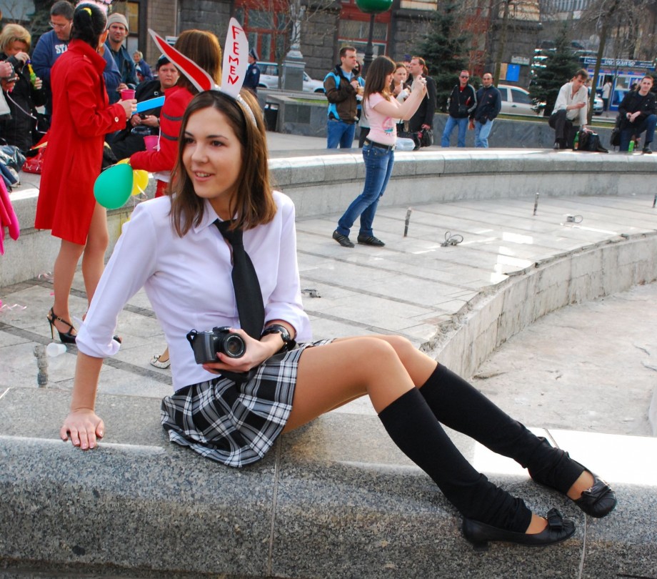 Voyeur girls in the street 3