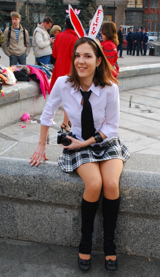 Voyeur girls in the street 3