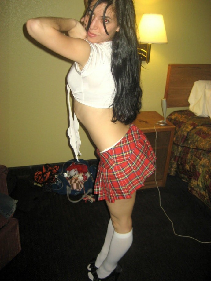 Amira - amateur gf in schoolgirl outfit