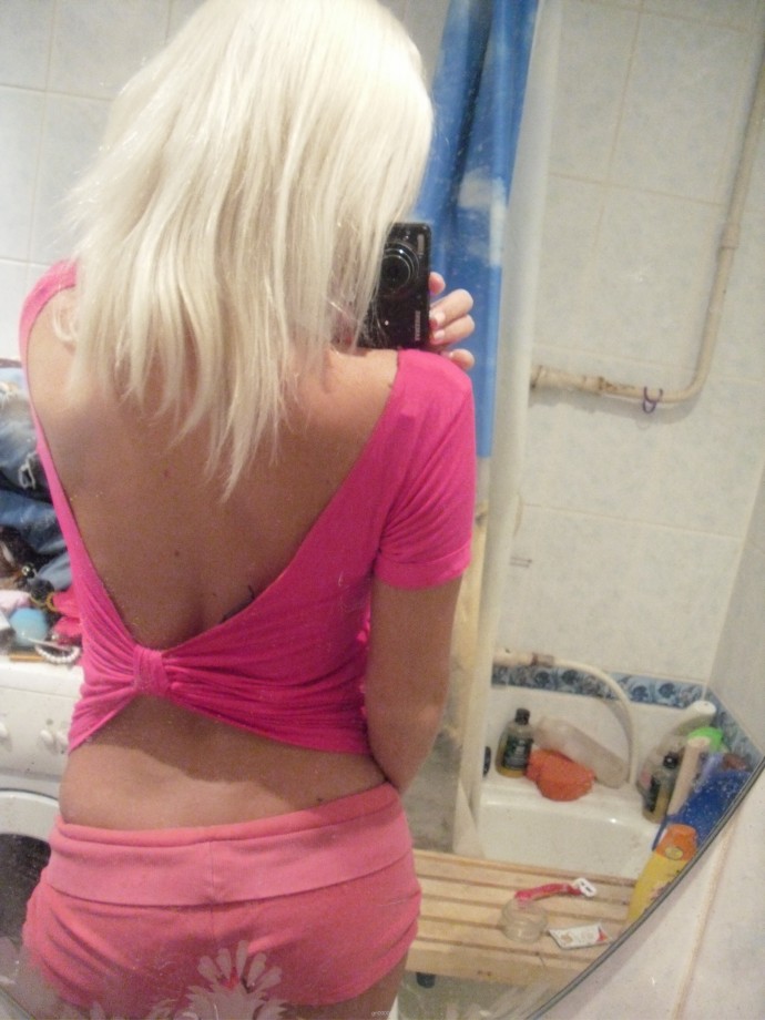 Amazing blond girlfriend â€“ selfshots