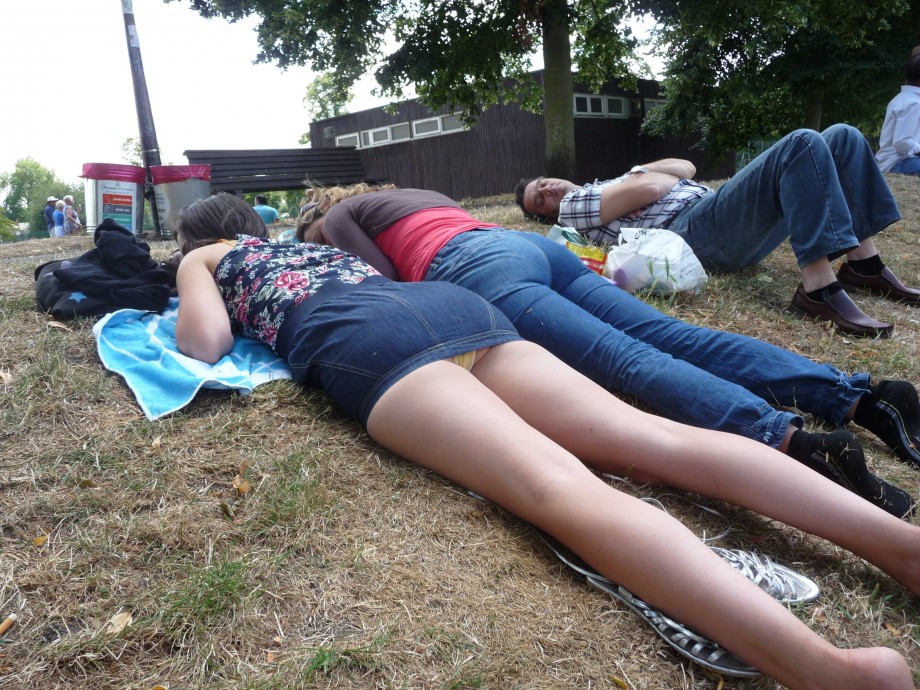 Voyeur girls in the street