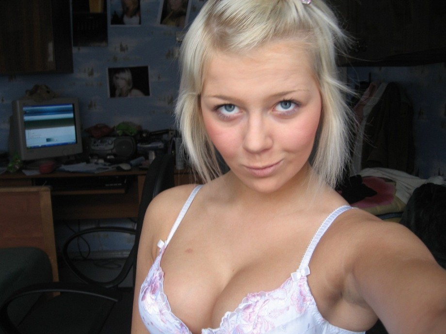 Astrid - amateur blonde teen beauty