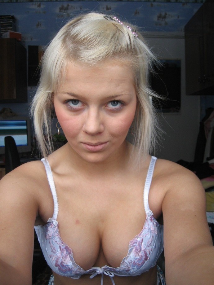 Astrid - amateur blonde teen beauty