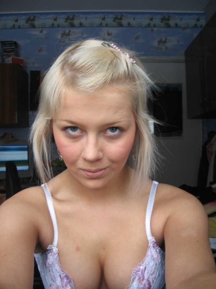 Astrid - amateur blonde teen beauty