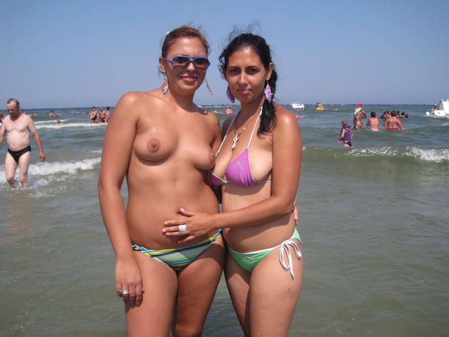 Beach horny girls on vacation - dahlia and ramona