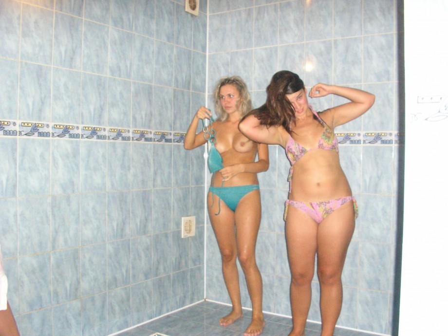 Amateur girls party in the sauna