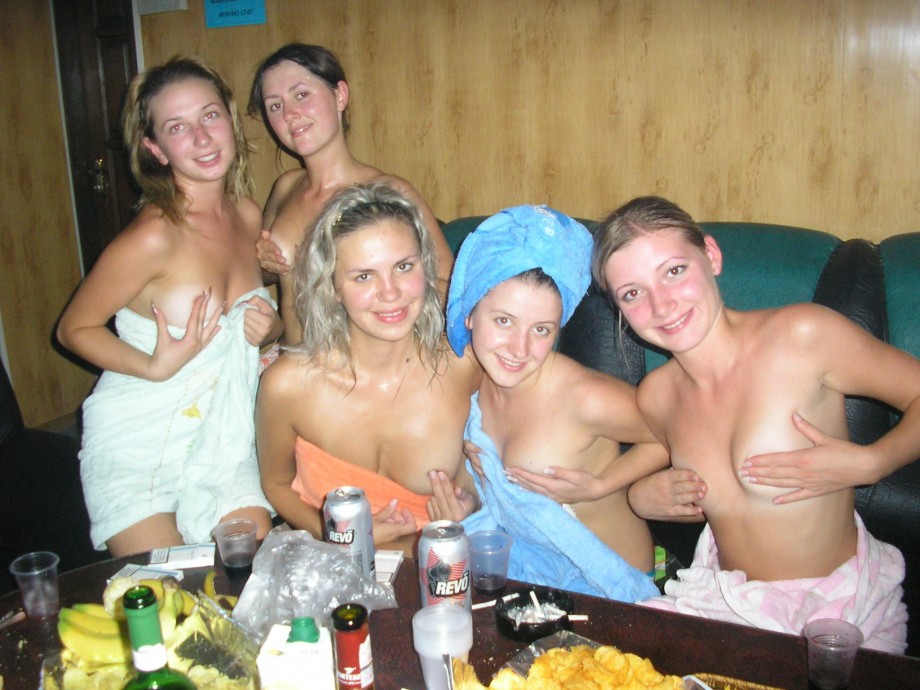 Amateur girls party in the sauna