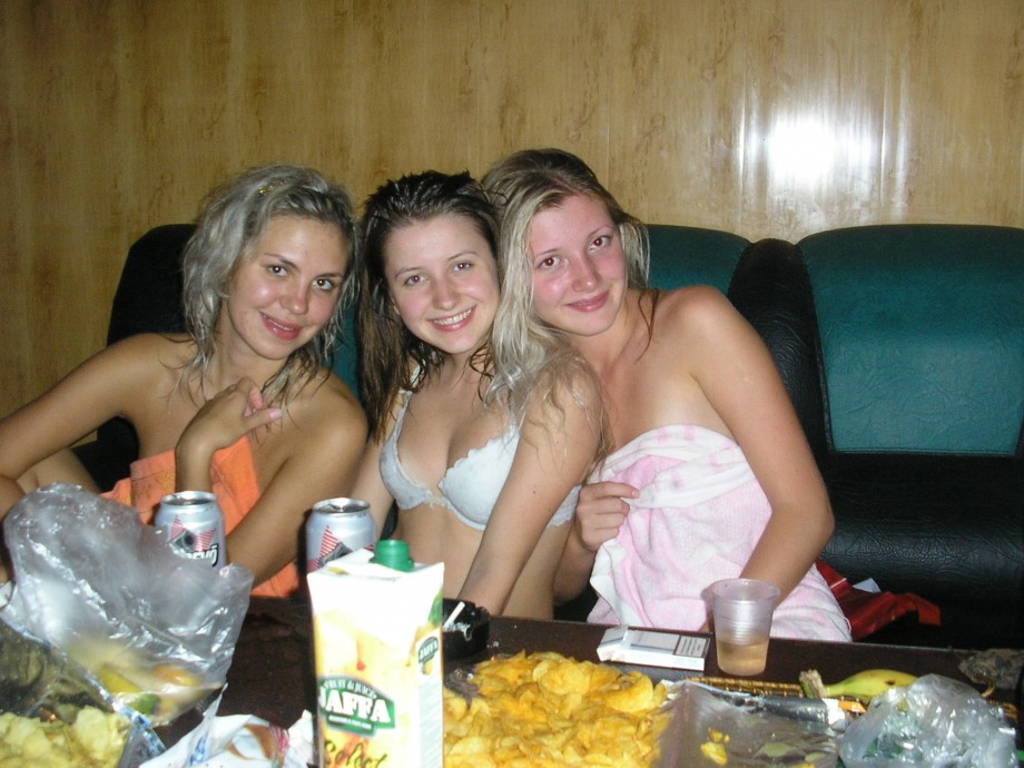 Amateur girls party in the sauna