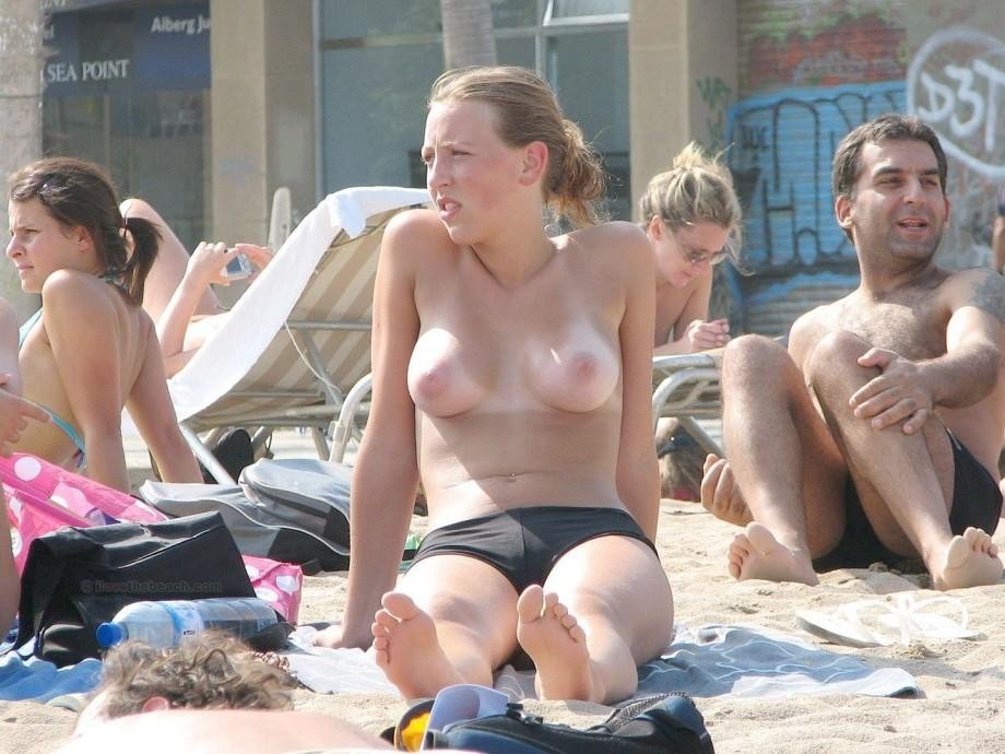 Nudist fkk summer time hotties on the beach