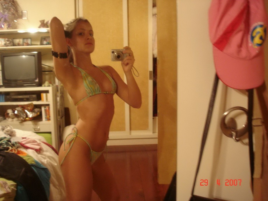 Very hot sport teen selfshots