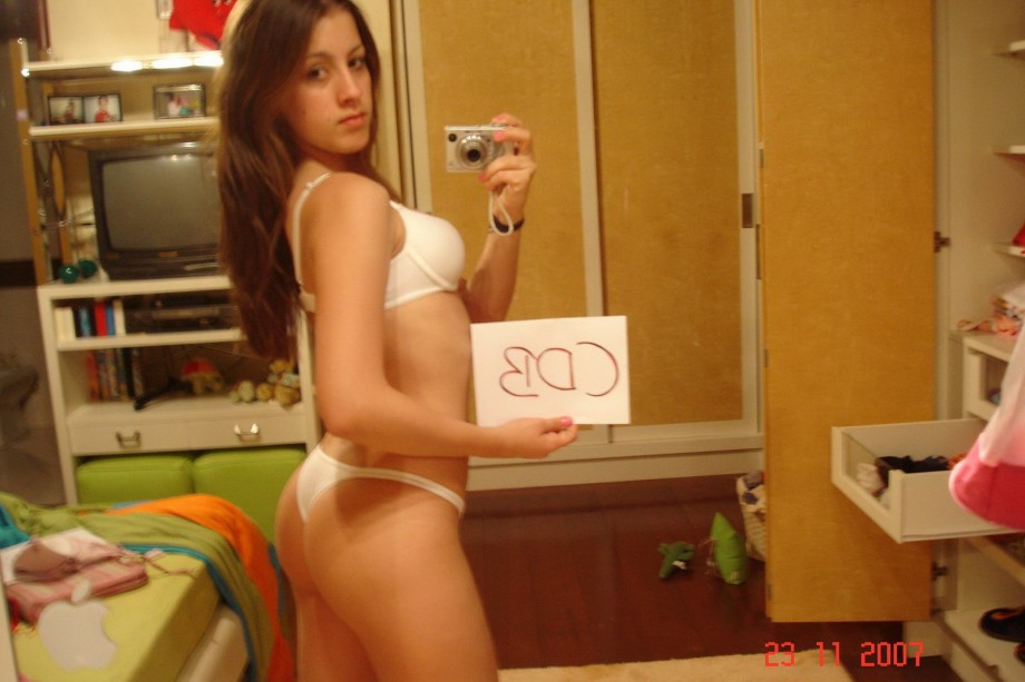 Very hot sport teen selfshots