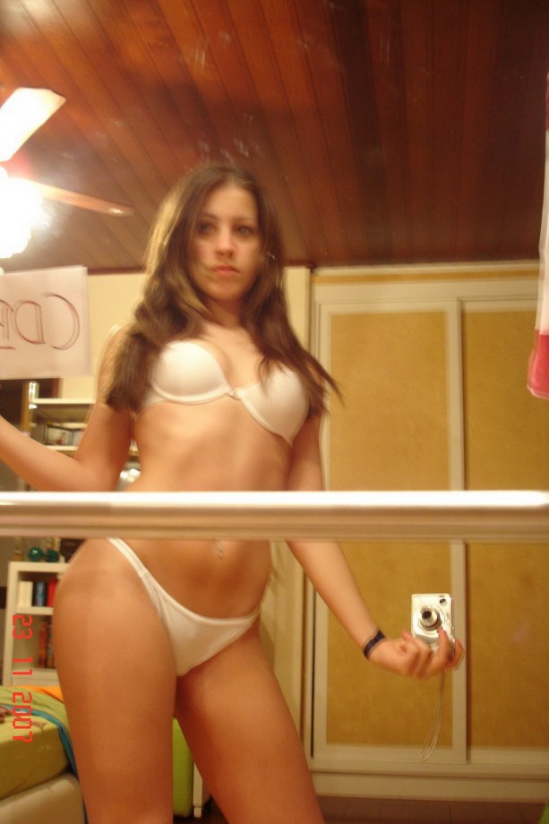 Very hot sport teen selfshots