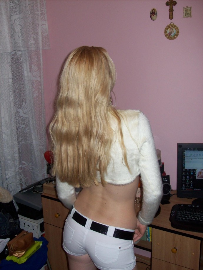 Pretty russian blonde posing nn serie 93