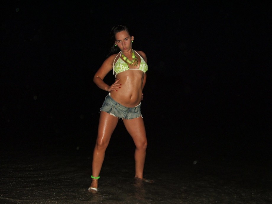 Horny amateur latina 5