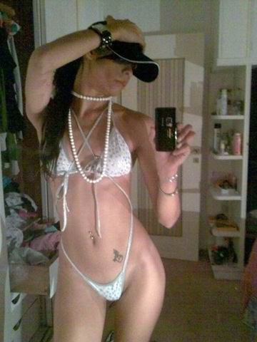 Skinny latina girl and her erotic selfshots