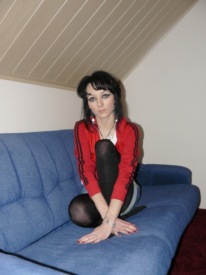 Sexy amateur hottie posing 20